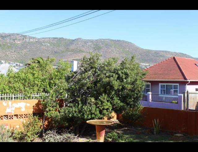 2 BEDROOM APARTMENT FOR SALE IN FISH HOEK